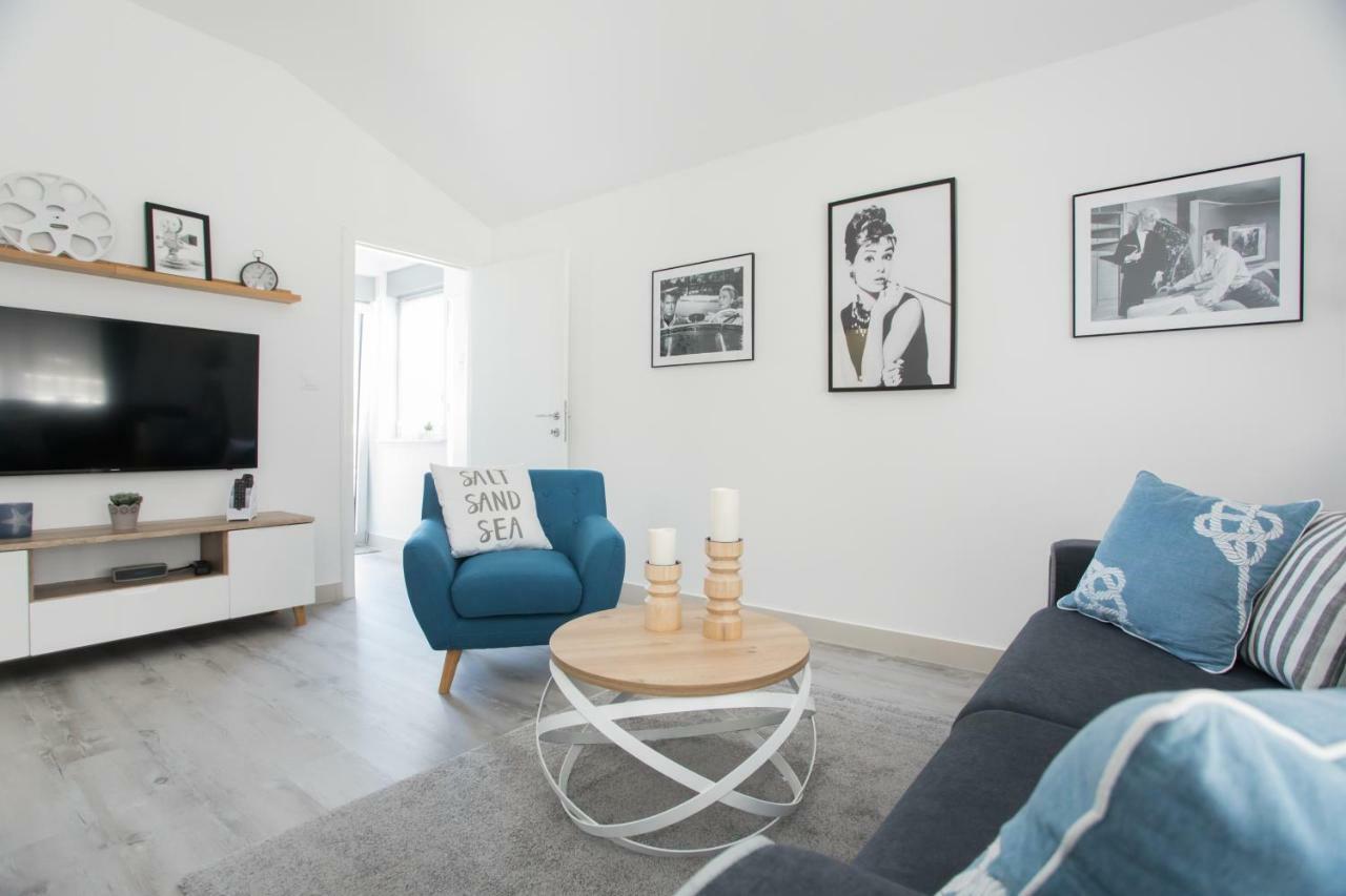Apartment Movie Primošten Esterno foto
